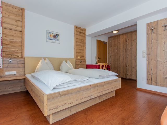 Hotel-Pension Theresa